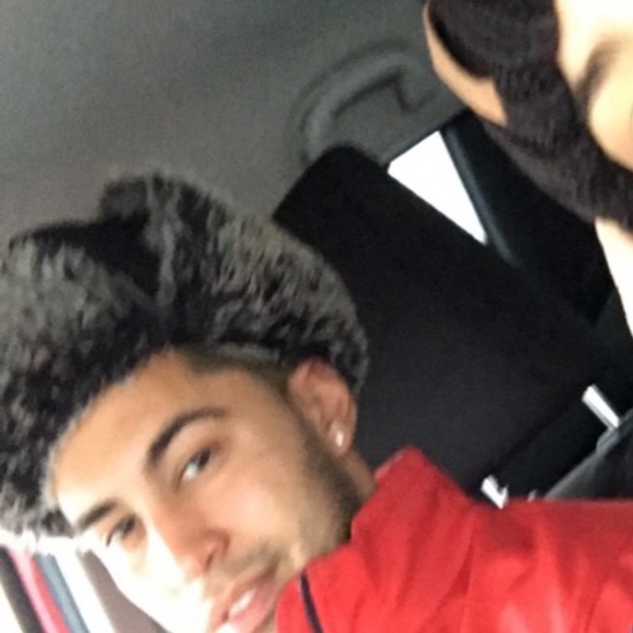 Meet your Posher, Stephen - Picture 1 of 2